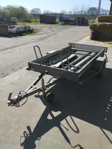 Motor aanhanger te huur aanhangwagen motorremborq  beschikbaar voor biedingen