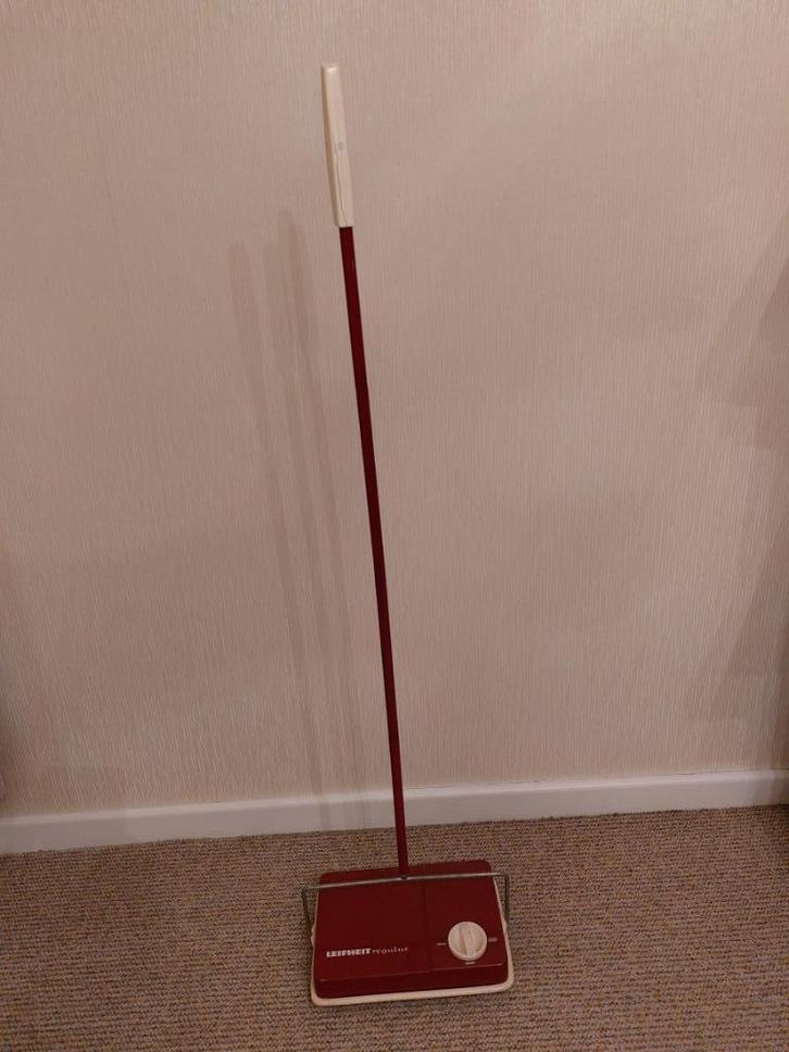 Mechanische vloerwisser 'Leifheit regulus' (rood), Huis en Inrichting, Schoonmaakartikelen, Bezem of Borstel, Ophalen