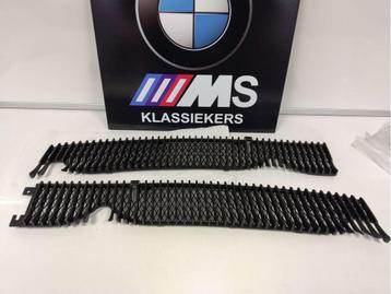 BMW E23 luchtinlaat links en rechts 51131847032 ,51131847031 beschikbaar voor biedingen