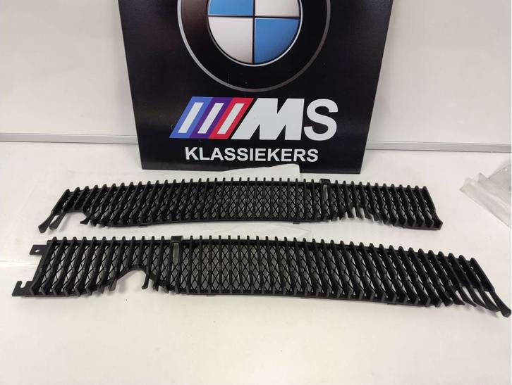 BMW E23 luchtinlaat links en rechts 51131847032 ,51131847031, Auto-onderdelen, Carrosserie, Motorkap, BMW, Voor, Nieuw, Ophalen of Verzenden