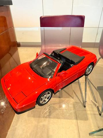 Superb Ferrari 348 spider 1:18 zonder doos beschikbaar voor biedingen