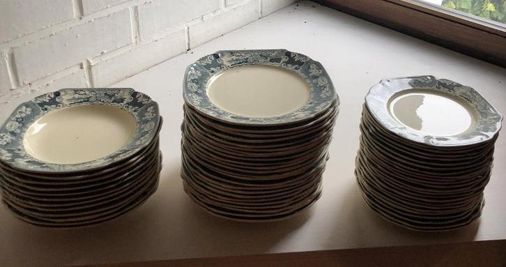 Koffie- en eetservies "Victoria" (Soc. Céramique Maastricht), Antiek en Kunst, Antiek | Servies compleet, Ophalen