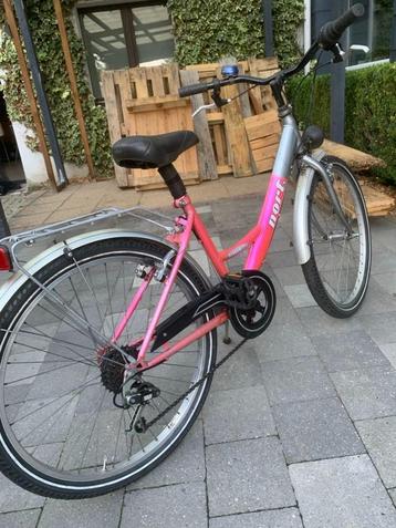 Roze kinderfiets beschikbaar voor biedingen