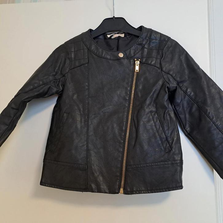 jasje in namaakleder, maat 122, Kinderen en Baby's, Kinderkleding | Maat 122, Gebruikt, Meisje, Trui of Vest, Ophalen of Verzenden