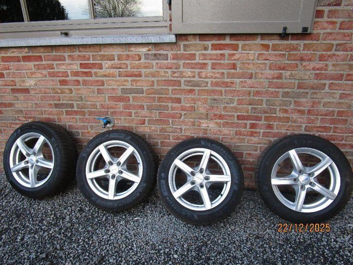 A vendre : 4 jantes en alliage montées avec pneus Hiver, Auto-onderdelen, Banden en Velgen, Band(en), Winterbanden, Ophalen