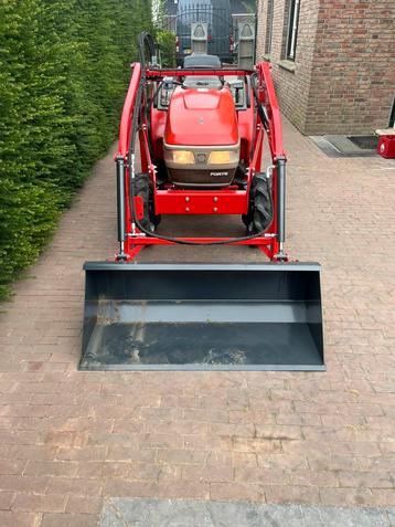 Yanmar f180 met voorlader beschikbaar voor biedingen