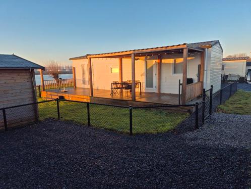 ZEER LUXUEUZE CHALET 4X11 METER... MET ZICHT OP HET WATER!!!, Caravans en Kamperen, Stacaravans, tot en met 6, Ophalen