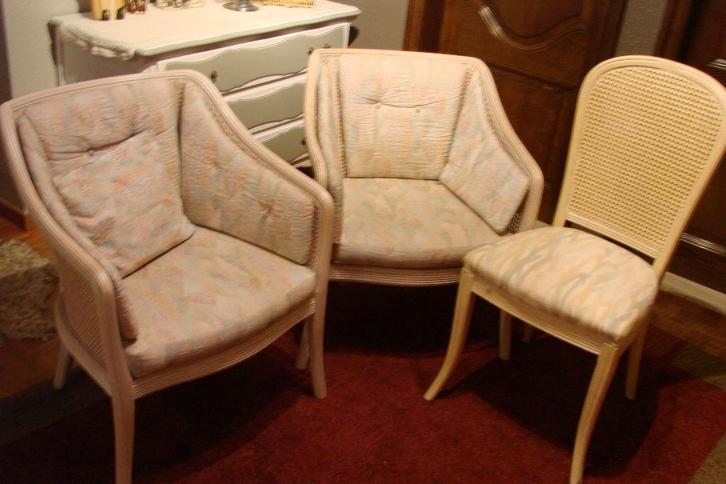 brocante: 2 kuipzetels merk deknuddt en 2 stoelen, Maison & Meubles, Fauteuils, Utilisé, Bois, Osier ou Rotin, Tissus, Enlèvement