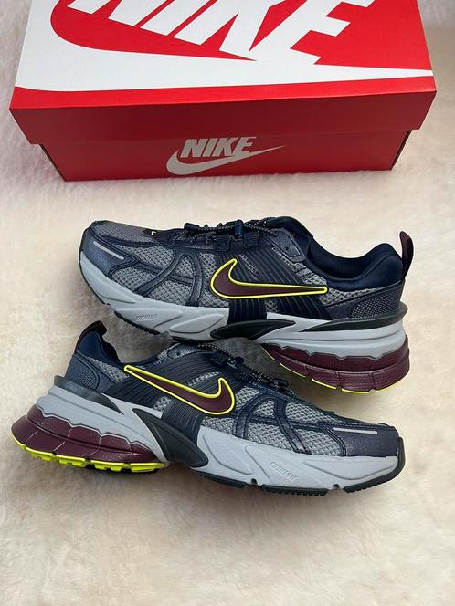 Nike V2K Run NH Obsidian (38.5), Kleding | Heren, Schoenen, Nieuw, Sneakers, Overige kleuren, Ophalen of Verzenden