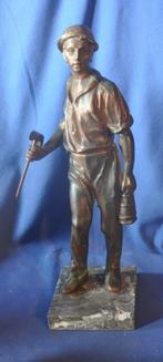 statue mineur de fond regule couleur bronze sur marbre, Antiquités & Art, Enlèvement ou Envoi, Cuivre