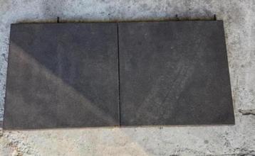 Rubberen tegels 50x50x4,5 speeltoestel dakterras ruim 14m2 beschikbaar voor biedingen