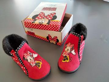 Nieuwe „" Minnie Mouse "” slippers Maat: 27” beschikbaar voor biedingen