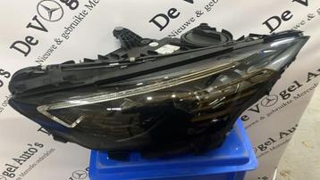 Koplamp links van een Mercedes SL beschikbaar voor biedingen