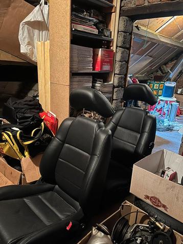 Mr2 voorstoelen nieuw origineel leer beschikbaar voor biedingen