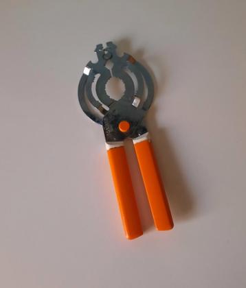 Deksel/pot/noten opener  beschikbaar voor biedingen