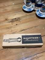 Ciseaux anciens, Enlèvement