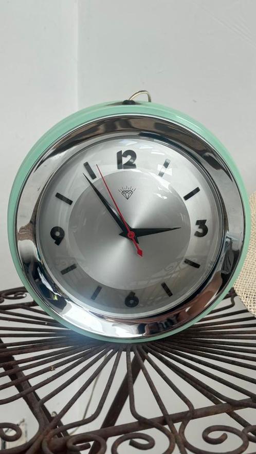 Vintage Diamond Wall Clock, Antiquités & Art, Antiquités | Horloges