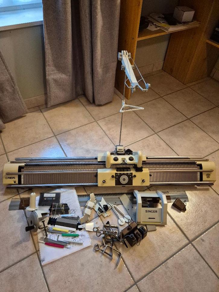Machines (2) à tricoter 1 Phildar et 1 Singer, Hobby & Loisirs créatifs, Tricot & Crochet, Utilisé, Tricot, Enlèvement