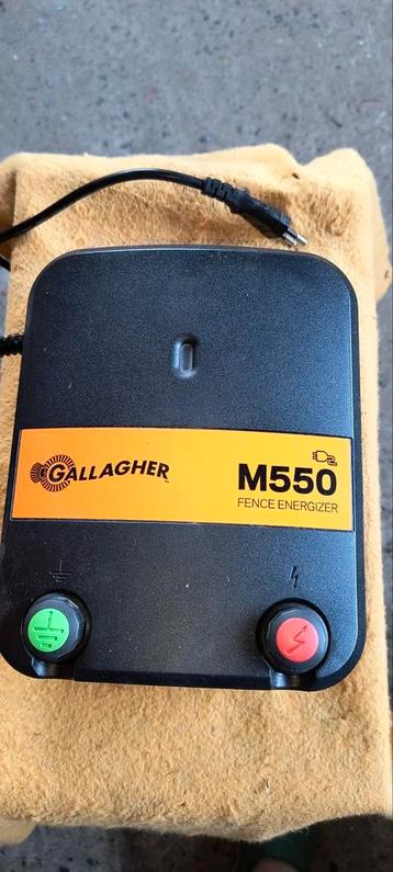 Schrikdraad apparaat Gallagher M550 met afzet pallen in inox