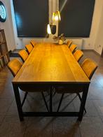 Tafel en stoelen, Ophalen