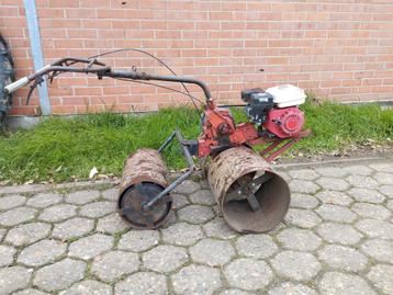 gazonrol / tuinwals met benzine motor  beschikbaar voor biedingen