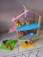 Houten poppenhuis met meubeltjes en poppetjes, Kinderen en Baby's, Ophalen of Verzenden, Zo goed als nieuw, Poppenhuis