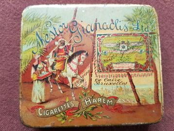boîte métal de cigarettes " Harem " Nestor Gianaclis +/-1920, Enlèvement ou Envoi, Utilisé, Boite à tabac ou Emballage