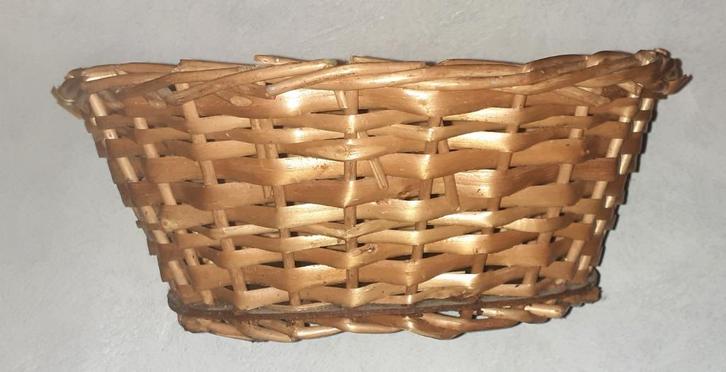 decoratie mandje of opbergmand, Huis en Inrichting, Woonaccessoires | Schalen en Manden, Nieuw, Mand, Ovaal, Riet, Verzenden