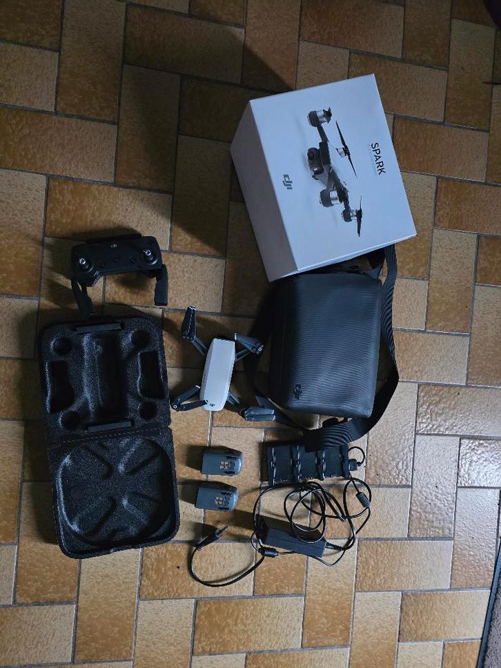 dji spark 140 euro, Audio, Tv en Foto, Drones, Zo goed als nieuw, Drone met camera, Ophalen