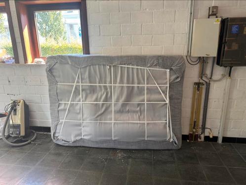 Gratis matras 160x200 met grijze omranding. lichte vlek, Huis en Inrichting, Slaapkamer | Bedden, Ophalen of Verzenden