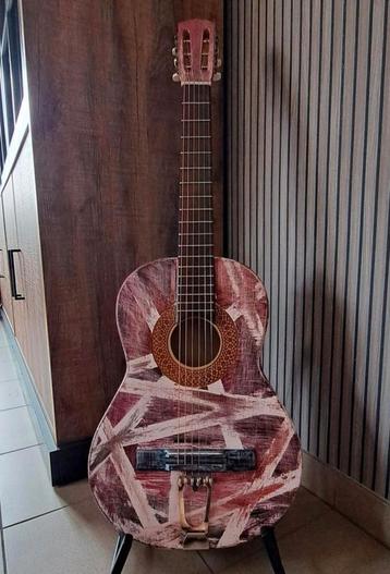 Guitare classique vintage beschikbaar voor biedingen