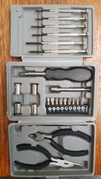 Boite à outils avec outils, Gevuld, Zo goed als nieuw