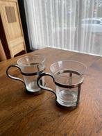 SET VAN TWEE VINTAGE KOFFIE OF THEEGLAZEN, Antiek en Kunst, Ophalen