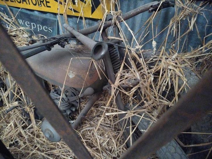 vooroorlogse motorfiets Motobecane 100cm raceschuuruitgang, Verzamelen, Automaten | Overige, Ophalen