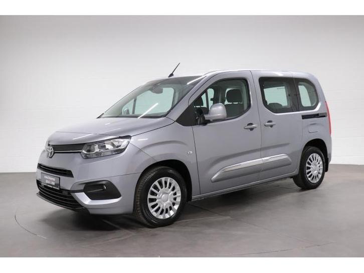 Toyota ProAce City Verso 1.2i Shuttle Toyota Proace City Ver, Auto's, Toyota, ProAce, Airbags, Airconditioning, Bluetooth, Cruise Control
