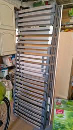 GRATIS 2 kleine lattenbodems voor het bed 140x200, Ophalen, Zo goed als nieuw