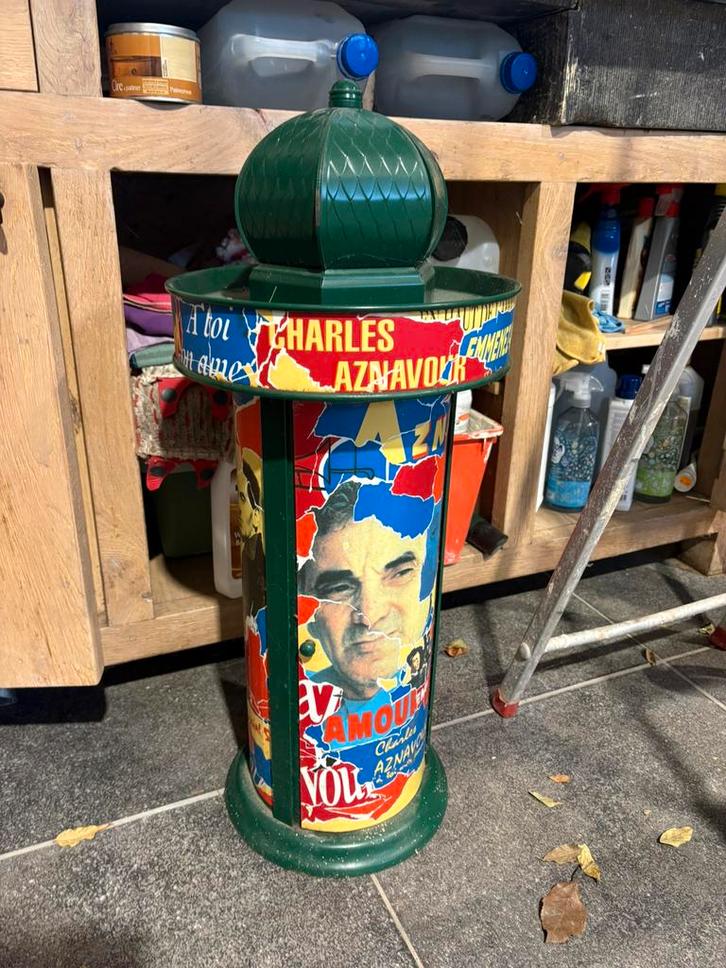 Présentoir CD Charles Aznavour – Objet vintage / collector, Antiquités & Art, Art | Autres Art, Enlèvement