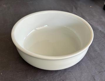 Servies 4x4 beschikbaar voor biedingen