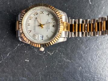 Horloge voor dames  beschikbaar voor biedingen