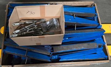 Partij 3 sets armstelling draagarmstellingen SSI SCHAEFER  beschikbaar voor biedingen