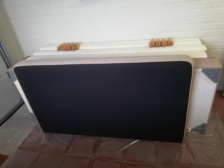 Bed boxspringbak en matrassen., Doe-het-zelf en Bouw, Verwarming en Radiatoren, Gebruikt, Ophalen