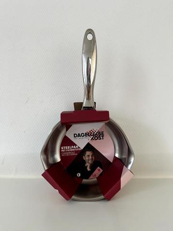 Dagelijkse kost / Jeroen Meus / Steelpan met schenktuiten /  beschikbaar voor biedingen