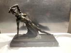 700/ANNÉE. Statue en bronze « Cléopâtre » avec Leo, Bronze, Enlèvement