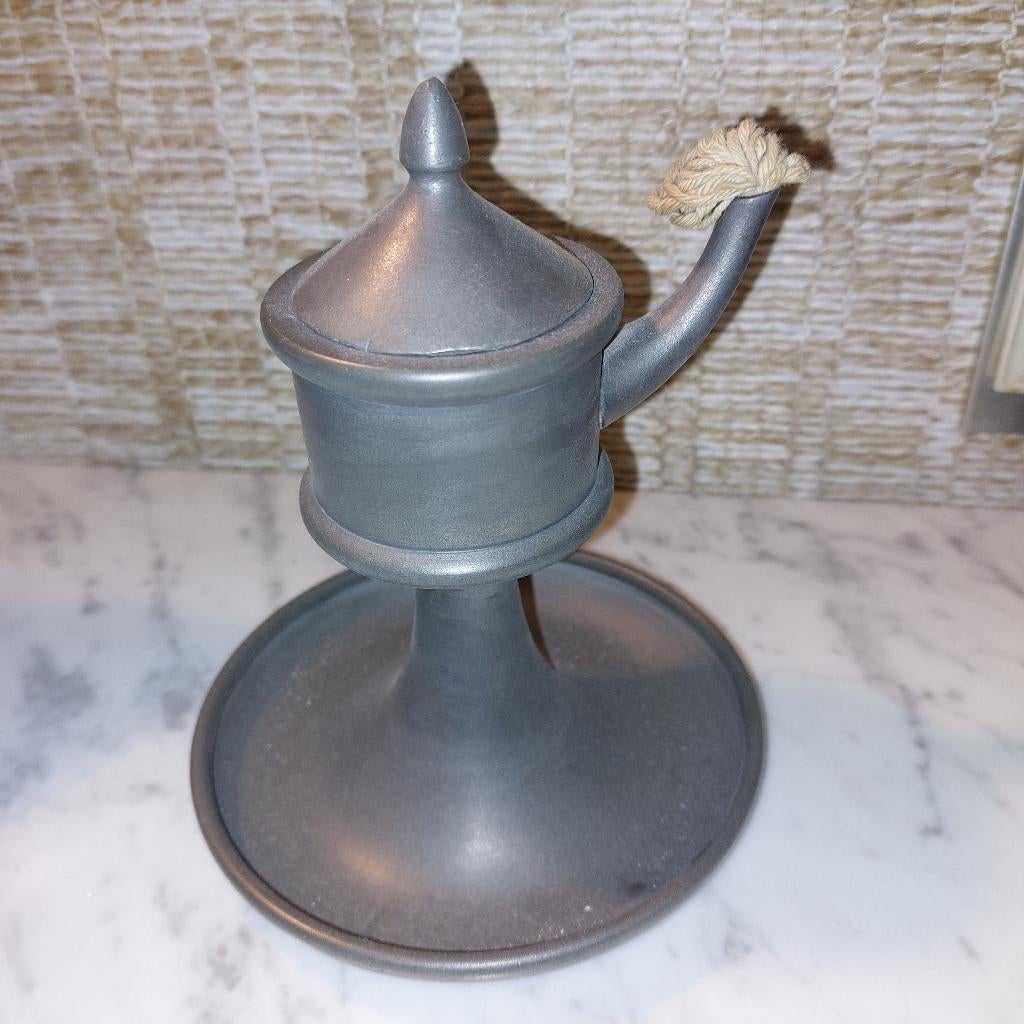 ancienne lampe à huile en étain, Enlèvement