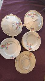 Vintage gebloemd servies van het Frans merk:  ST.Amand, Antiek en Kunst, Ophalen