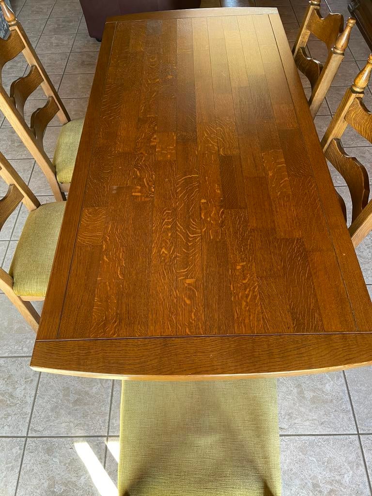 Tafel met 6 stoelen, Ophalen