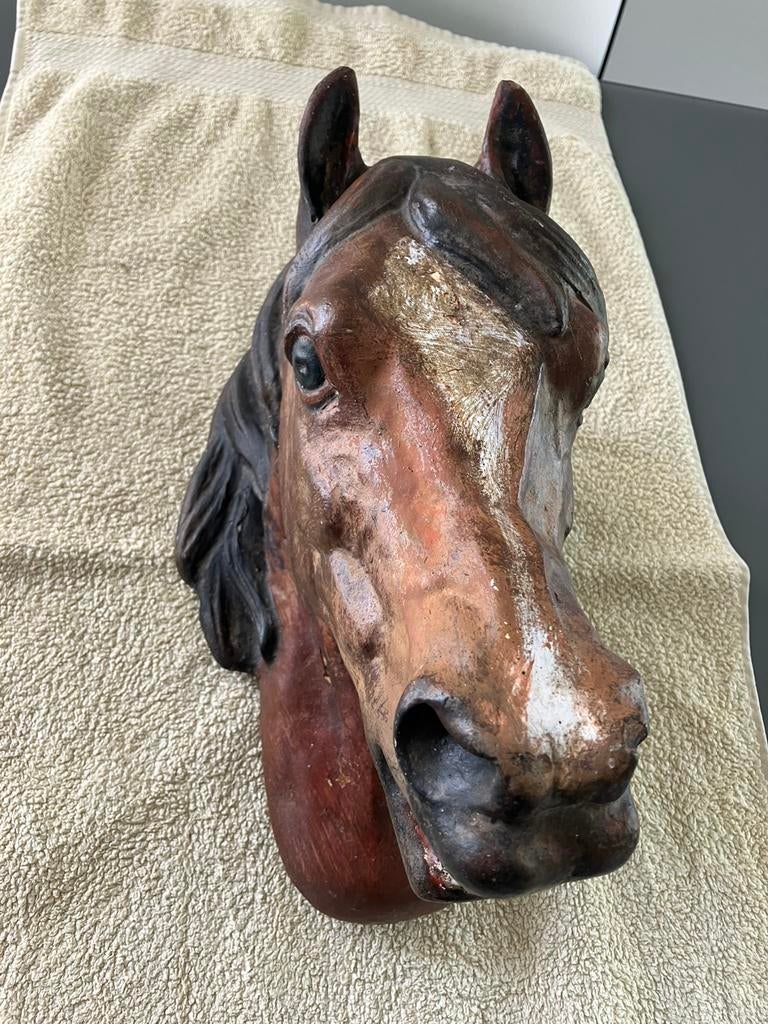 Beeld Paardenhoofd in beton., Ophalen, Zo goed als nieuw