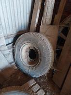 a vendre 2 pneus plein 900-16 avec jante, Articles professionnels, Enlèvement