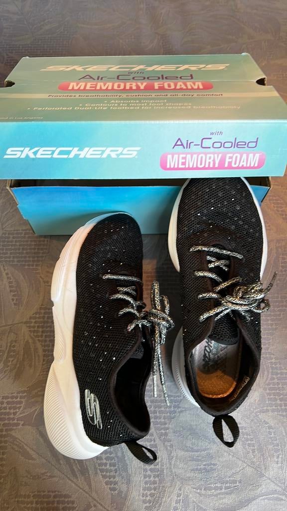 Sketchers noires strass, Sports & Fitness, Course, Jogging & Athlétisme, Autres marques, Enlèvement ou Envoi, Utilisé, Autres types