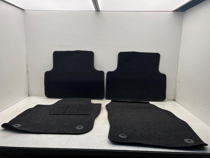 Kit tapis d'un Volkswagen T-Cross, Autos : Pièces & Accessoires, Habitacle & Garnissage, Volkswagen, Utilisé, 3 mois de garantie